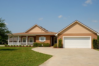 image of house with focus on driveway